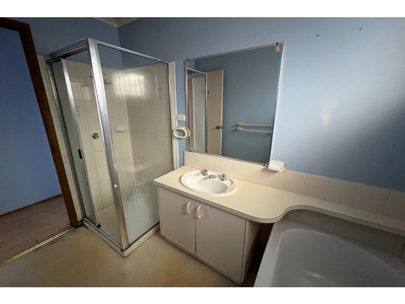 87 Warana Drive, Hampton Park VIC 3976