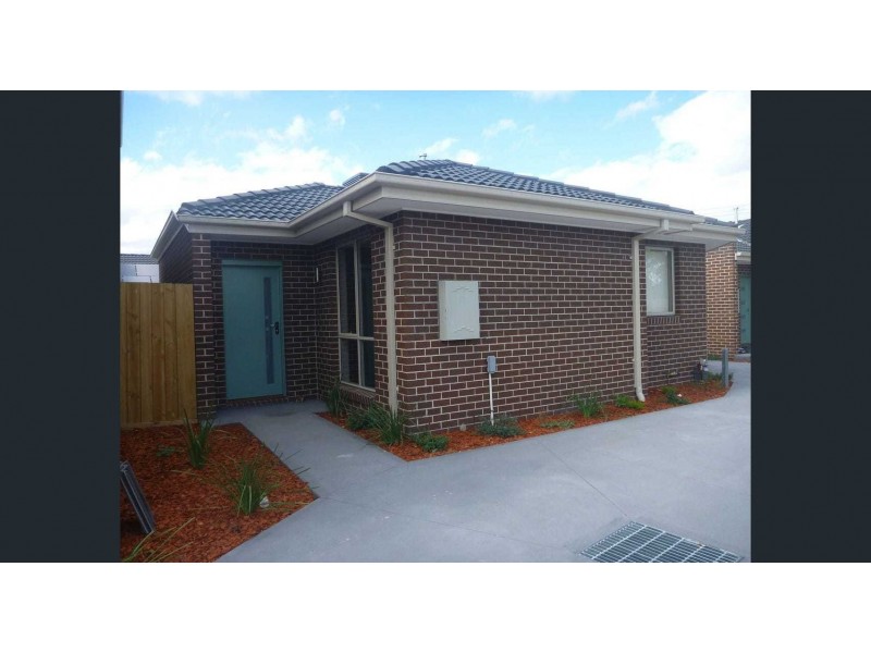 2/5 Aylesbury Court, Hampton Park VIC 3976