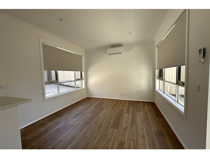 2/68 Frawley Road, Hallam VIC 3803