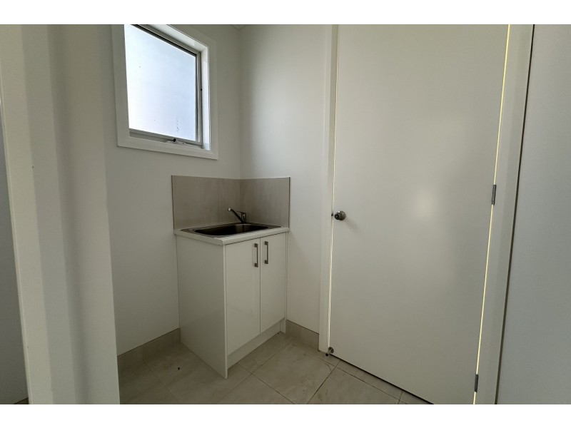 2/68 Frawley Road, Hallam VIC 3803