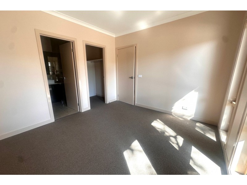 99 Dandenong Road East, Frankston VIC 3199