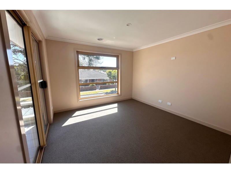 2C Wykeham Court, Frankston VIC 3199