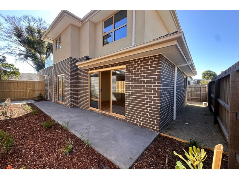 2C Wykeham Court, Frankston VIC 3199