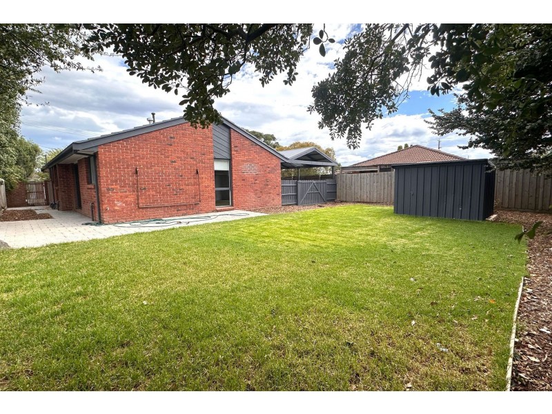 16 Bradley Court, Hampton Park VIC 3976