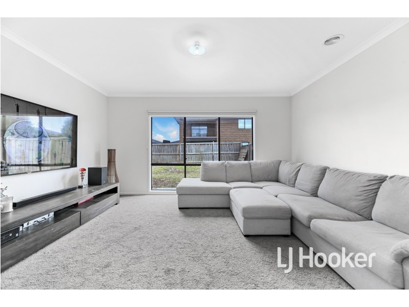 26 Atrium Street, Clyde North VIC 3978