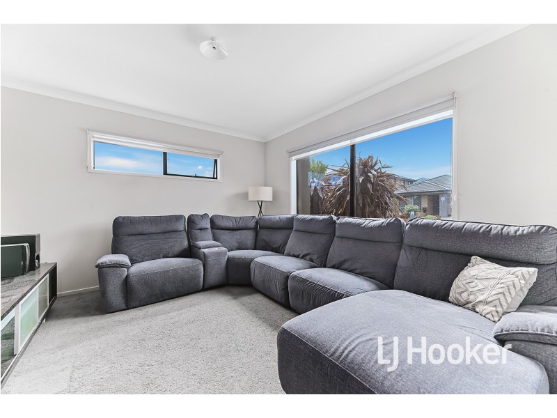 26 Atrium Street, Clyde North VIC 3978