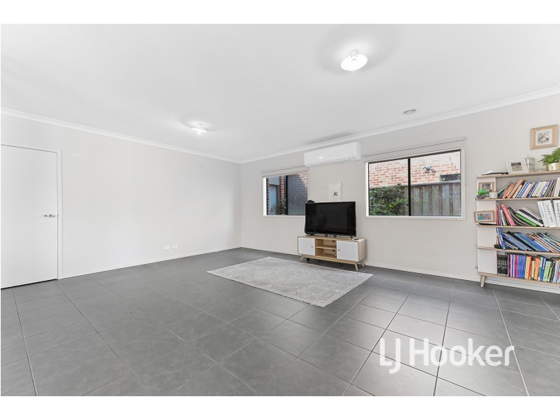 26 Atrium Street, Clyde North VIC 3978
