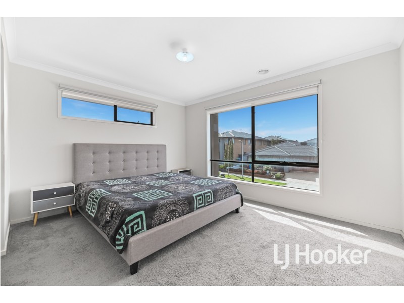 26 Atrium Street, Clyde North VIC 3978