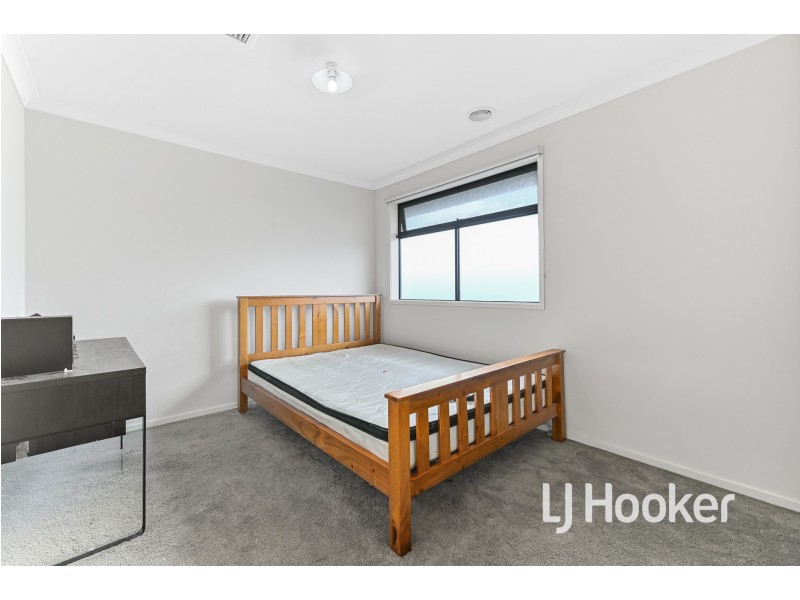 26 Atrium Street, Clyde North VIC 3978