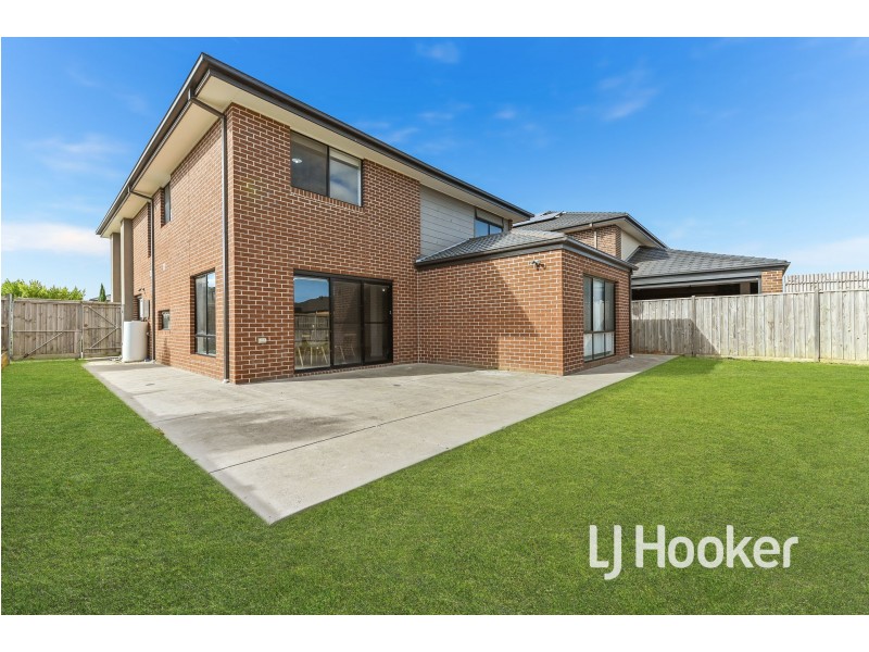 26 Atrium Street, Clyde North VIC 3978