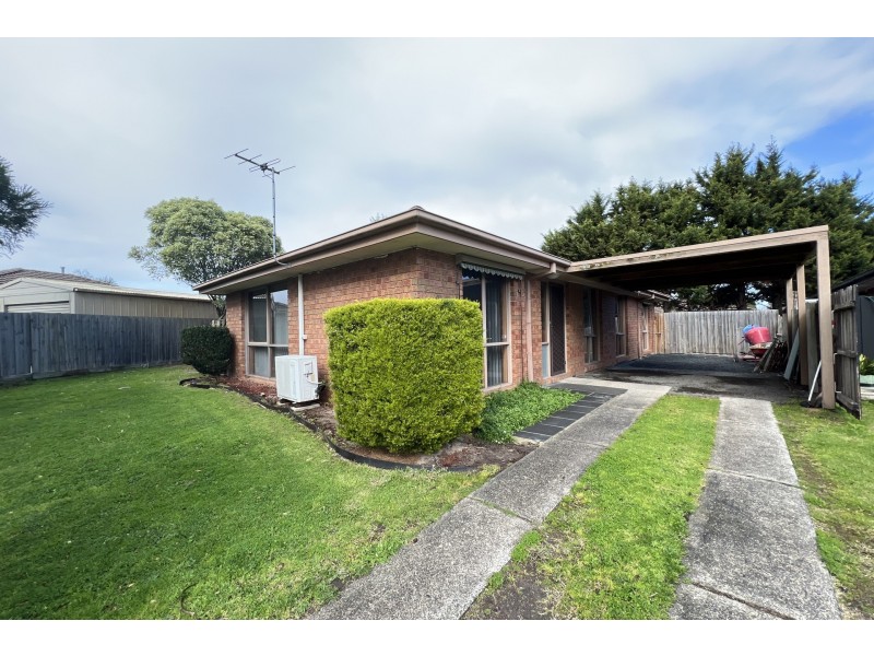 39 Josephine Avenue, Cranbourne North VIC 3977