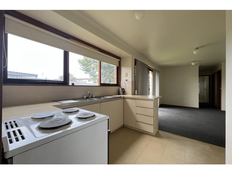 39 Josephine Avenue, Cranbourne North VIC 3977