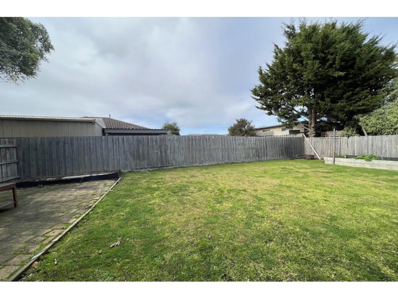 39 Josephine Avenue, Cranbourne North VIC 3977