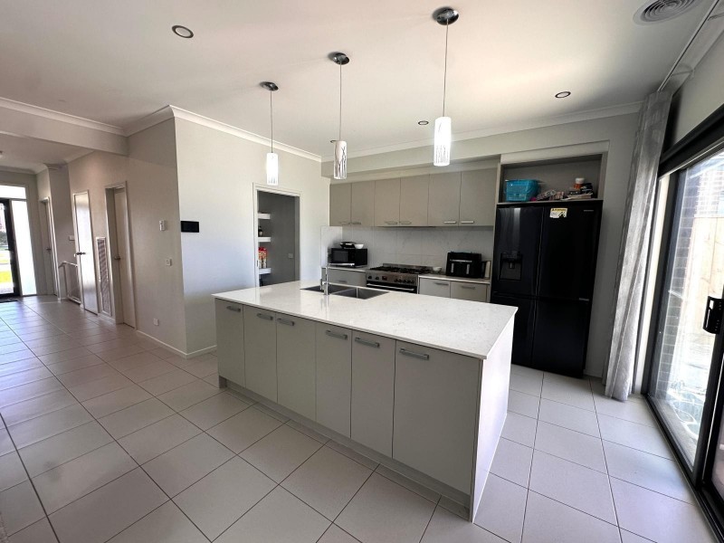 198 Morison Road, Clyde VIC 3978