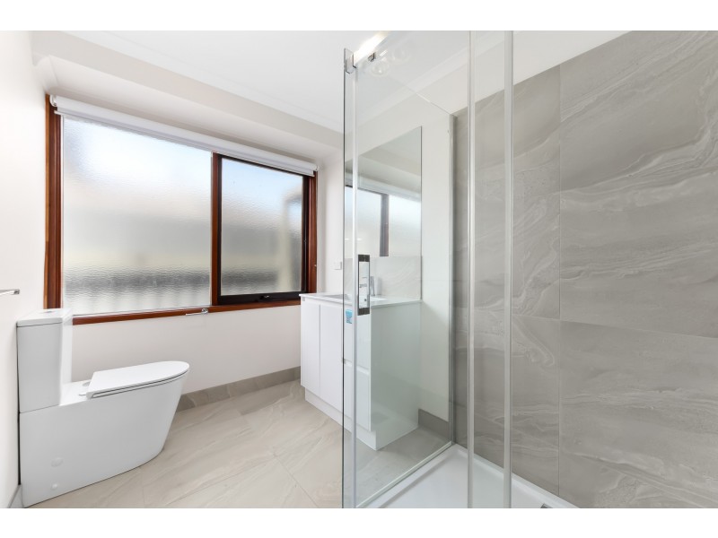 16 Lauren Drive, Hampton Park VIC 3976