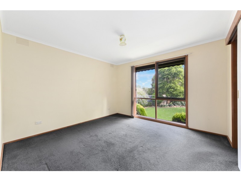 8 Lynne Court, Hallam VIC 3803
