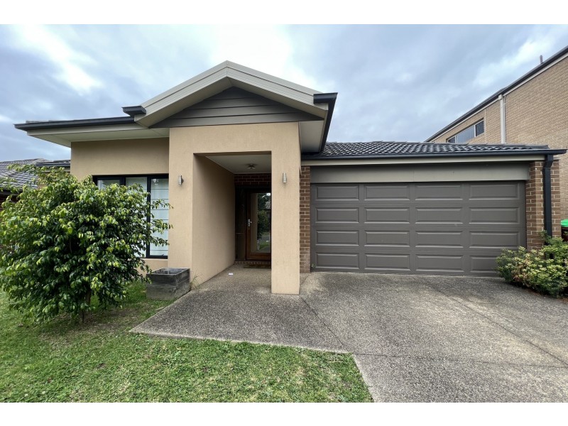 22 Abrus Circuit, Cranbourne North VIC 3977
