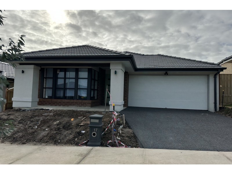 17 Laurieston Way, Cranbourne South VIC 3977
