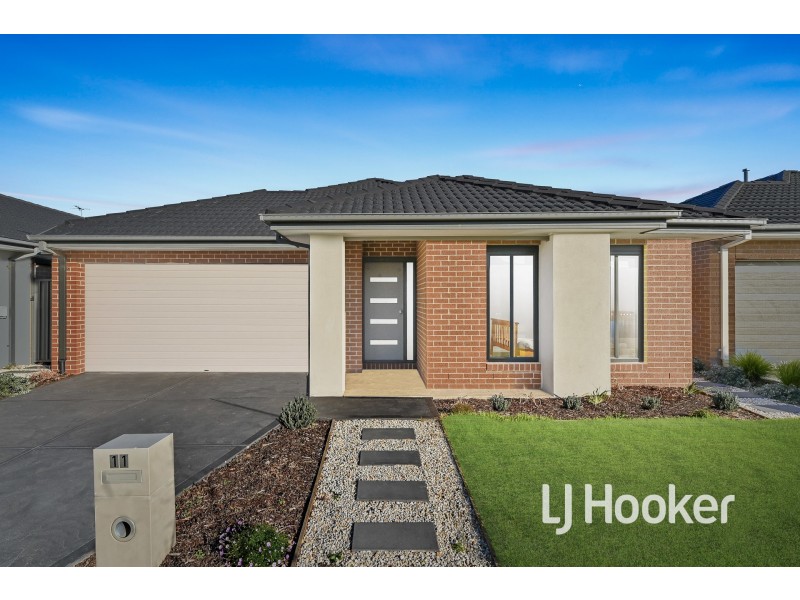 11 Theatre Circuit, Clyde North VIC 3978
