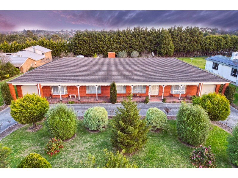 19 Carolyn Close, Narre Warren North VIC 3804