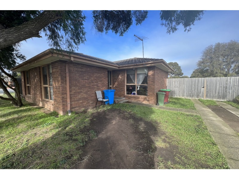 8 Martin Place, Cranbourne VIC 3977