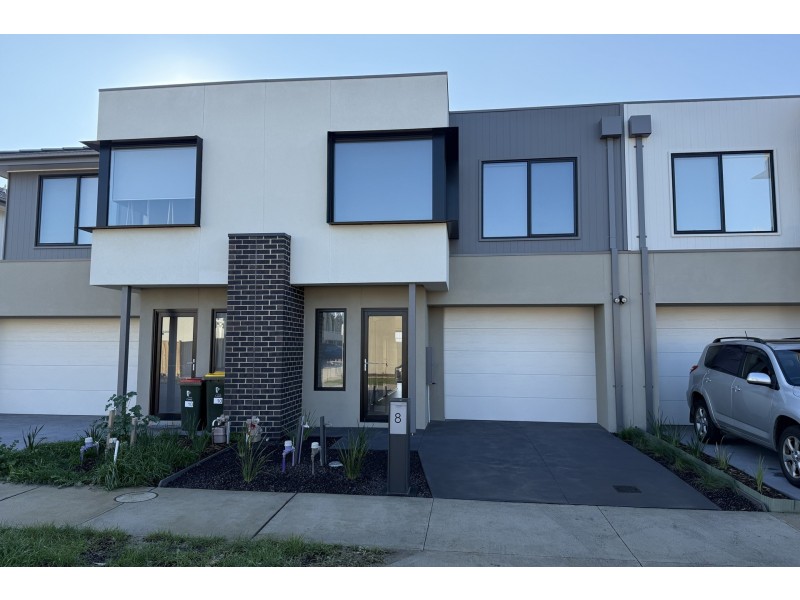 8 Rhumerie Close, Clyde North VIC 3978