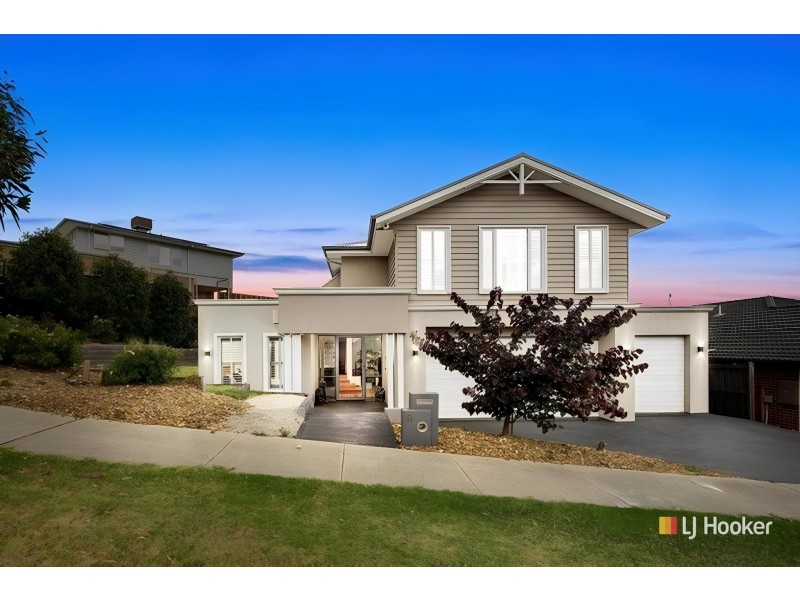 8 Skyline Drive, Officer VIC 3809