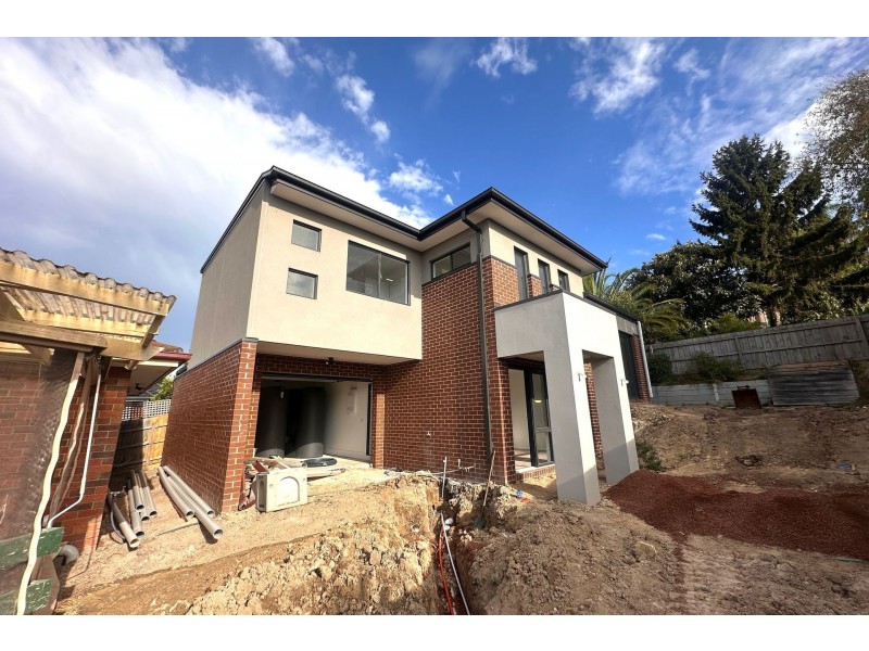 2/28 John Hunter Drive, Endeavour Hills VIC 3802