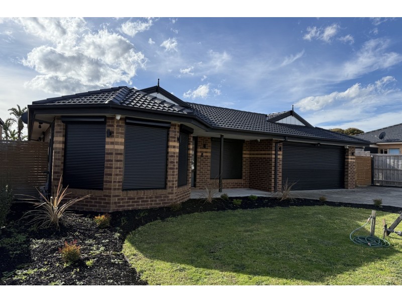 58 Westmoreland Avenue, Cranbourne North VIC 3977