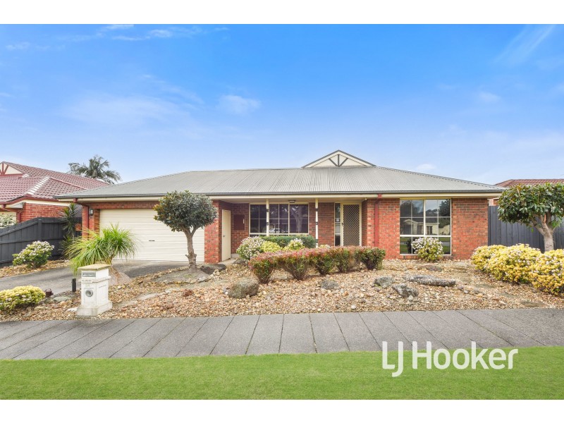 34 Hutchinson Drive, Lynbrook VIC 3975