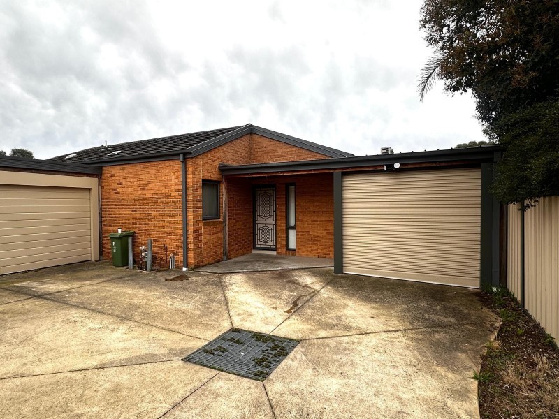 2/23 Blackwood Drive, Hampton Park VIC 3976