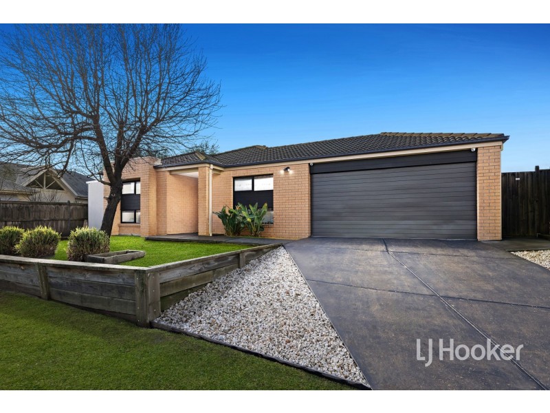 4 Derby Court, Cranbourne North VIC 3977