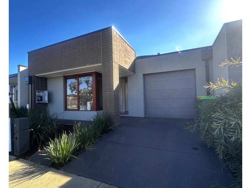42 Kaduna Drive, Officer South VIC 3809