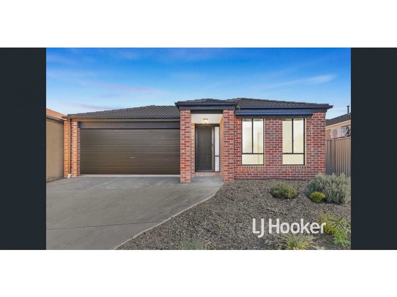 21 Archers Field Drive, Cranbourne East VIC 3977