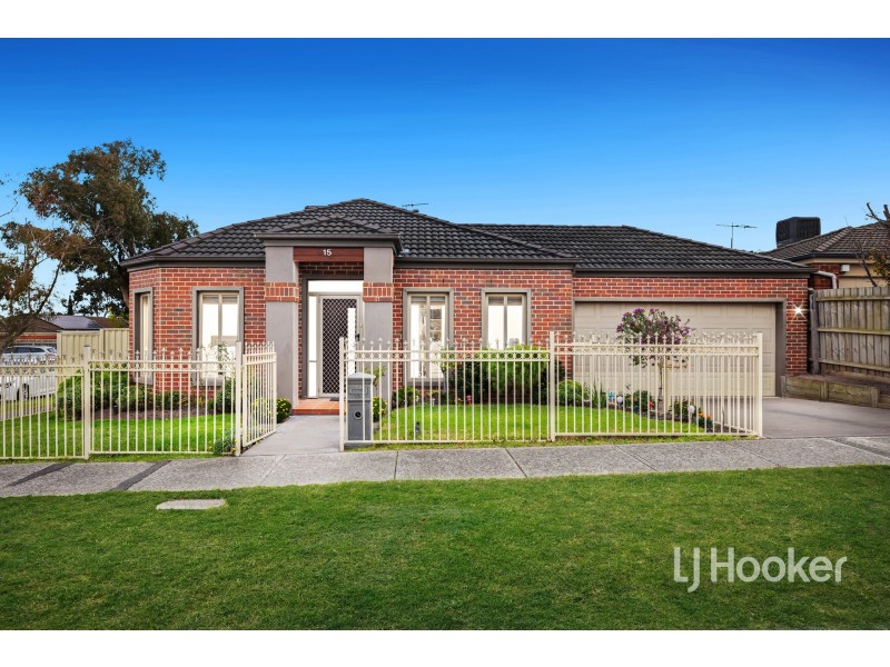 15 Glenbrook Crescent, Lynbrook VIC 3975