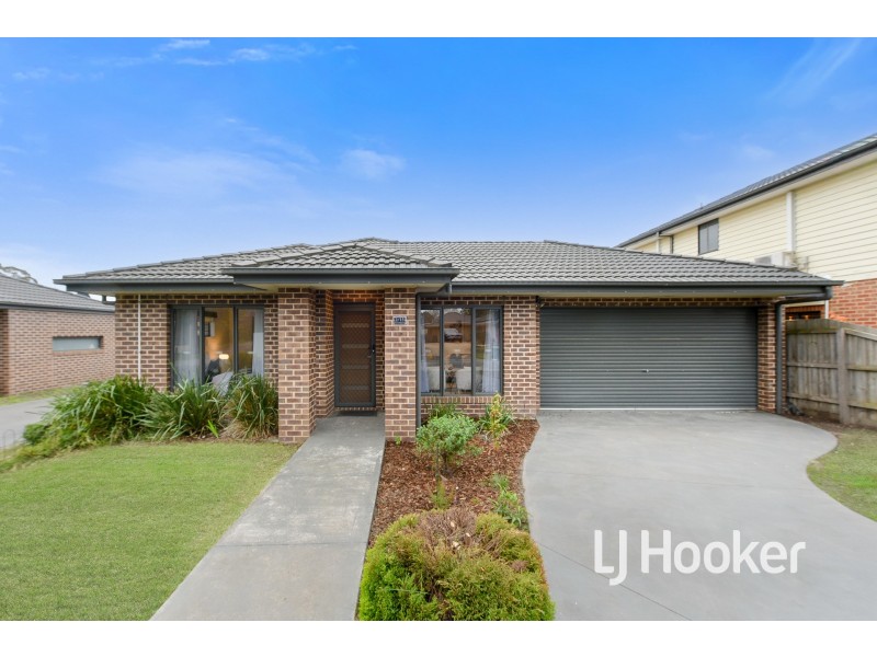 2/15 Elizabeth Street, Cranbourne North VIC 3977