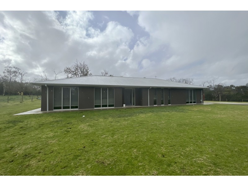 143-145 Browns Road, Cranbourne South VIC 3977