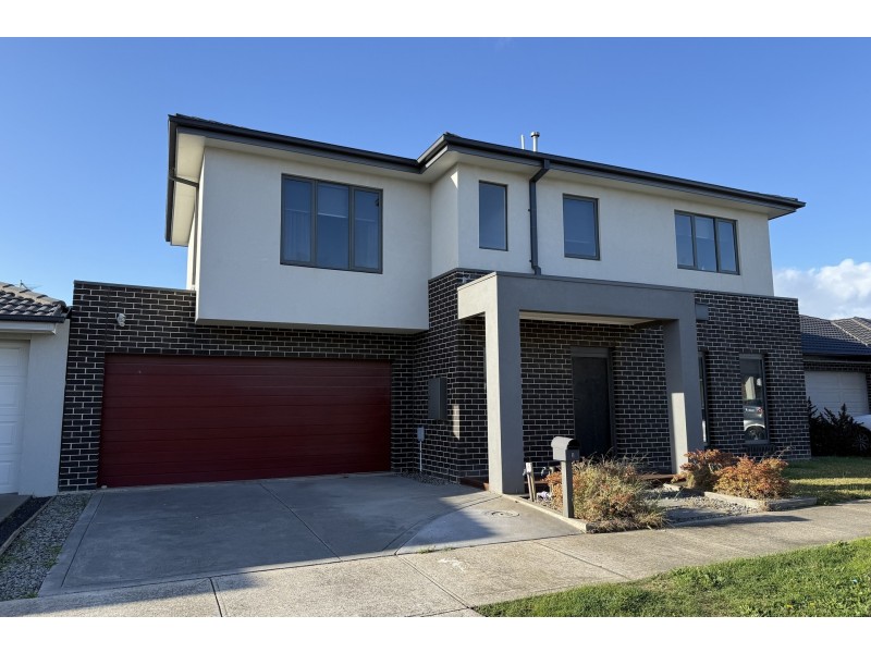 8 Stonemason Road, Clyde North VIC 3978