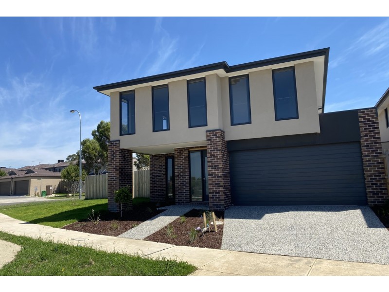 1 Camaro Drive, Cranbourne East VIC 3977