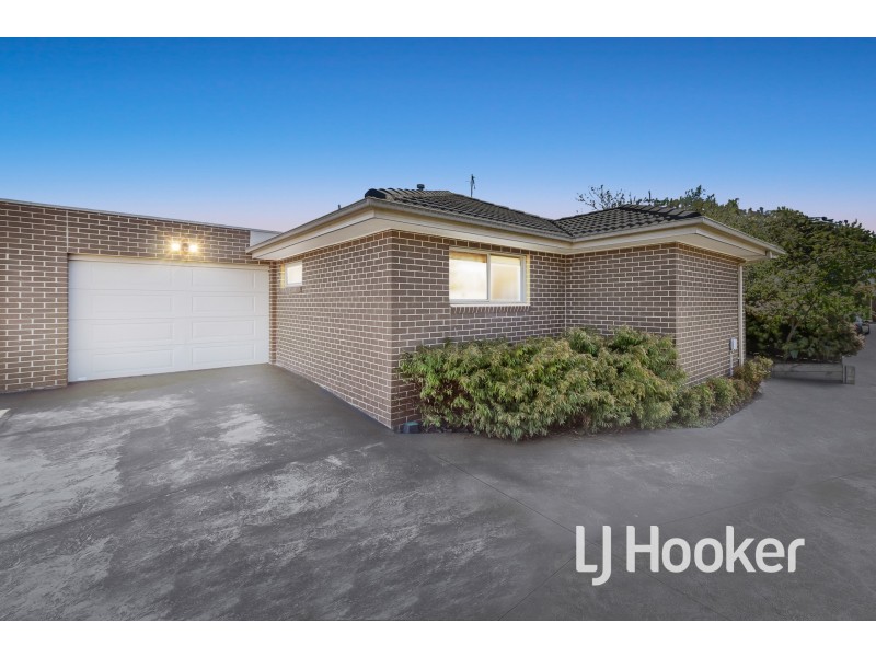 6 Clayton Road, Cranbourne VIC 3977