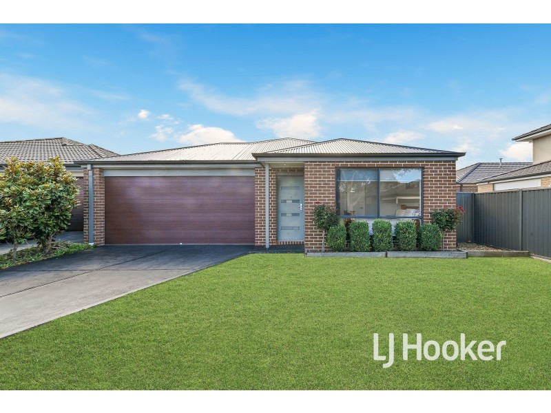 4 Colachise Place, Cranbourne East VIC 3977