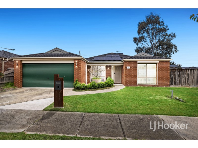 1 Hope Court, Cranbourne West VIC 3977