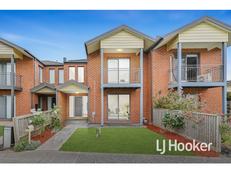 174 Paterson Drive, Lynbrook VIC 3975