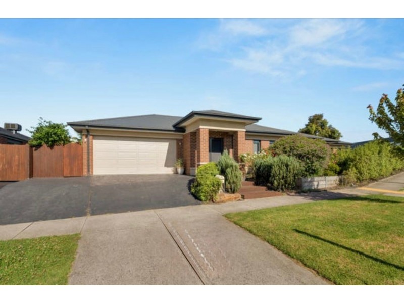 88 Everlasting Boulevard, Cranbourne West VIC 3977
