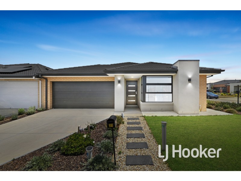 21 Arctic Street, Clyde North VIC 3978