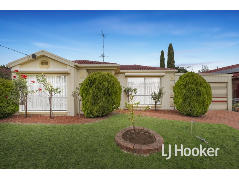 8 Warana Drive, Hampton Park VIC 3976