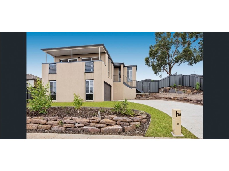 16 Victoria Place, Pakenham VIC 3810