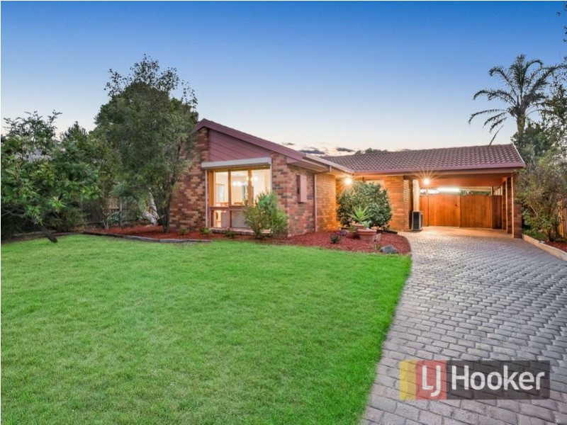 32 Beckington Crescent, Hampton Park VIC 3976