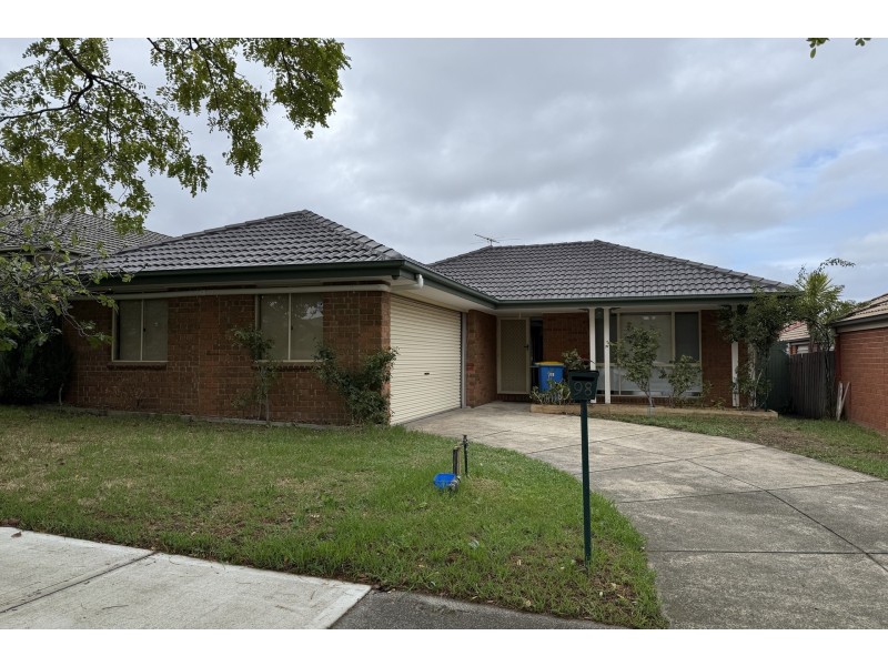 98 Strathaird Drive, Narre Warren South VIC 3805