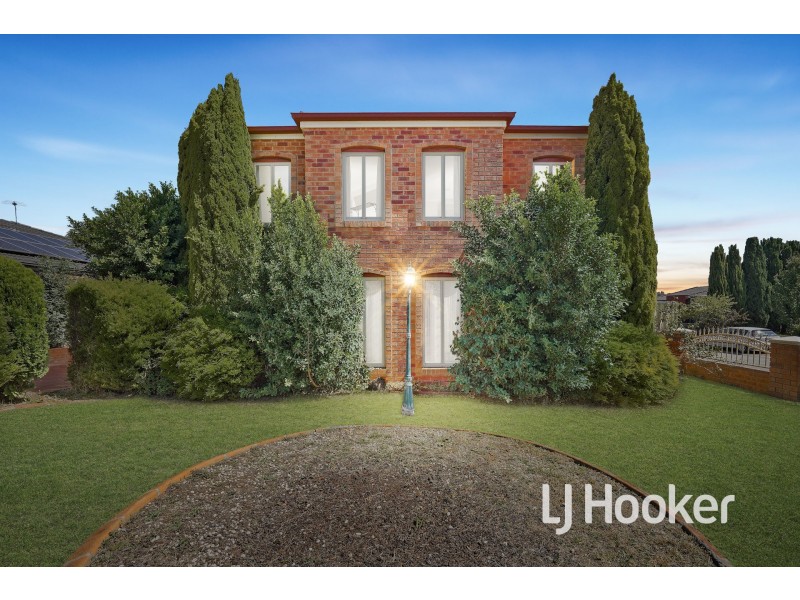 8 Oliver Court, Narre Warren South VIC 3805